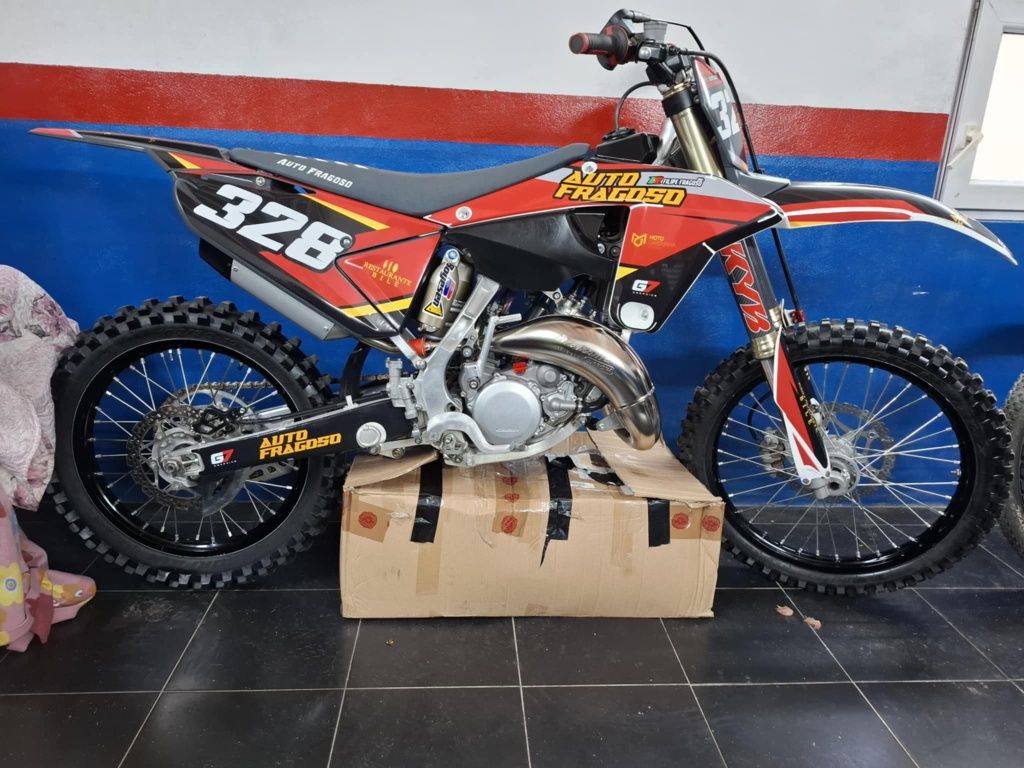 Fantic 125 com 4 horas