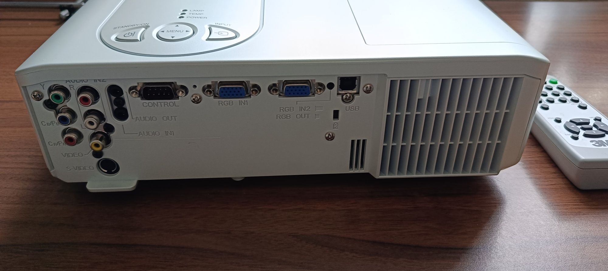 Projektor 3M X55I