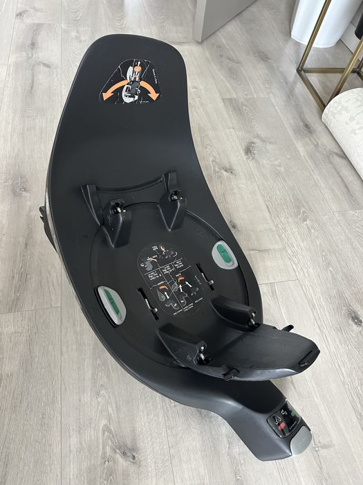 Продам автокрісло Cybex Platinum Cloud Z i-size з базою Isofix