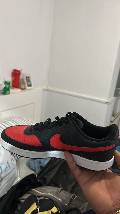 Sapato, roupas, e muito