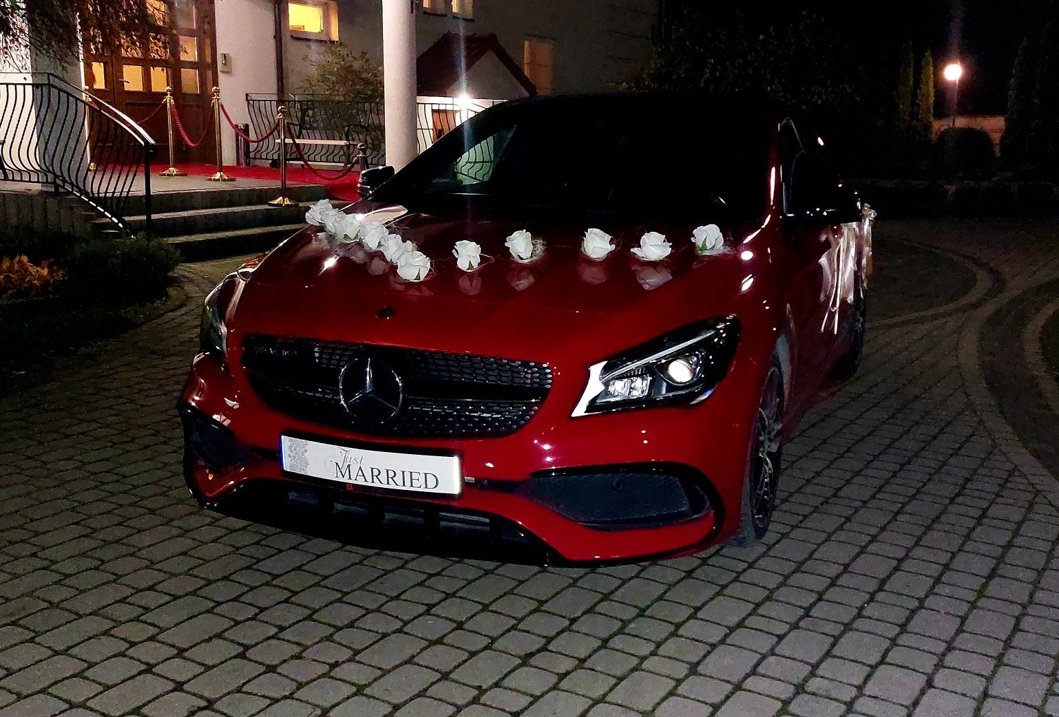 Auto do ślubu / na wesele - czerwony Mercedes CLA AMG