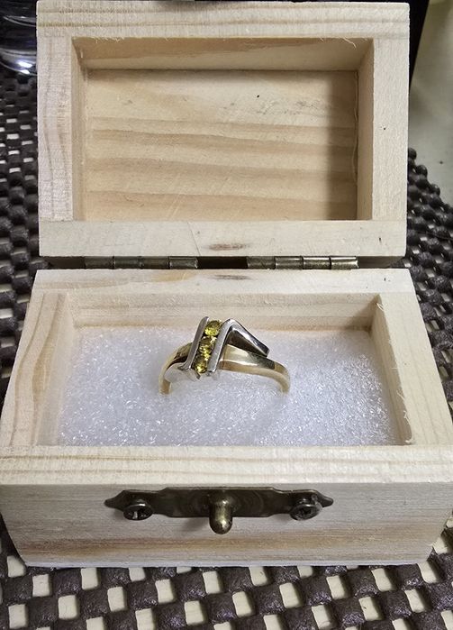 Деревянная шкатулка, сундучок