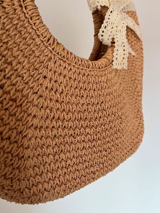 Torebka wykonana z rafii