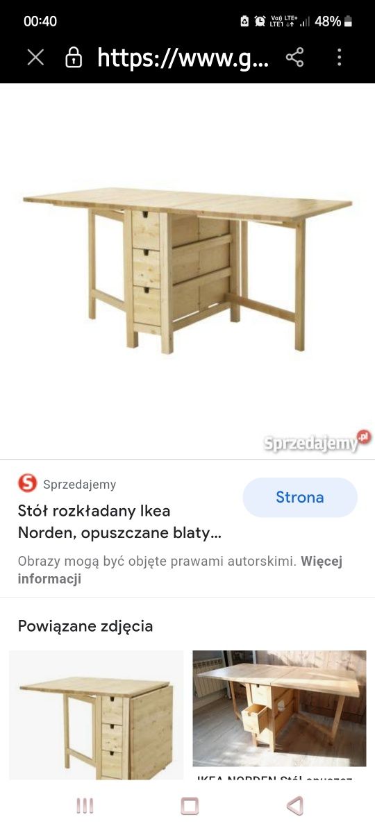 Rozkładany stół, tak zwany klapak z czterema taboretami.