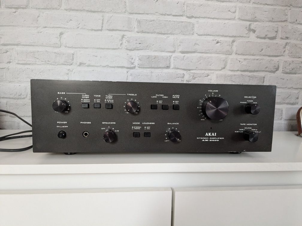 Akai AM-2400  wzmacniacz