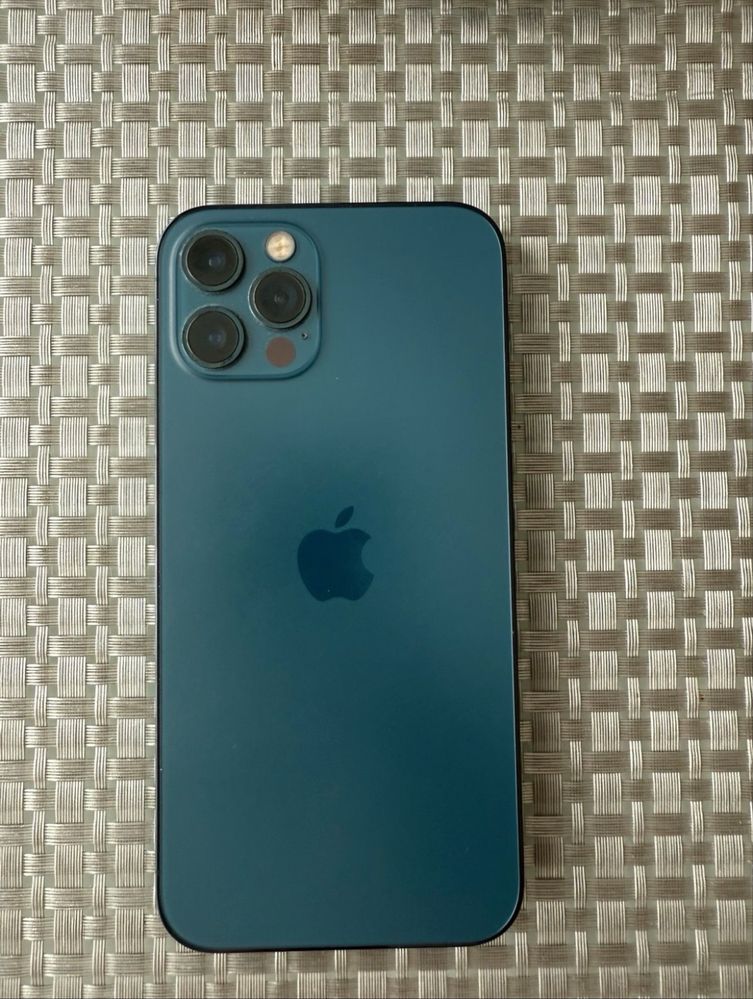 Продам Iphone 12pro 256gb