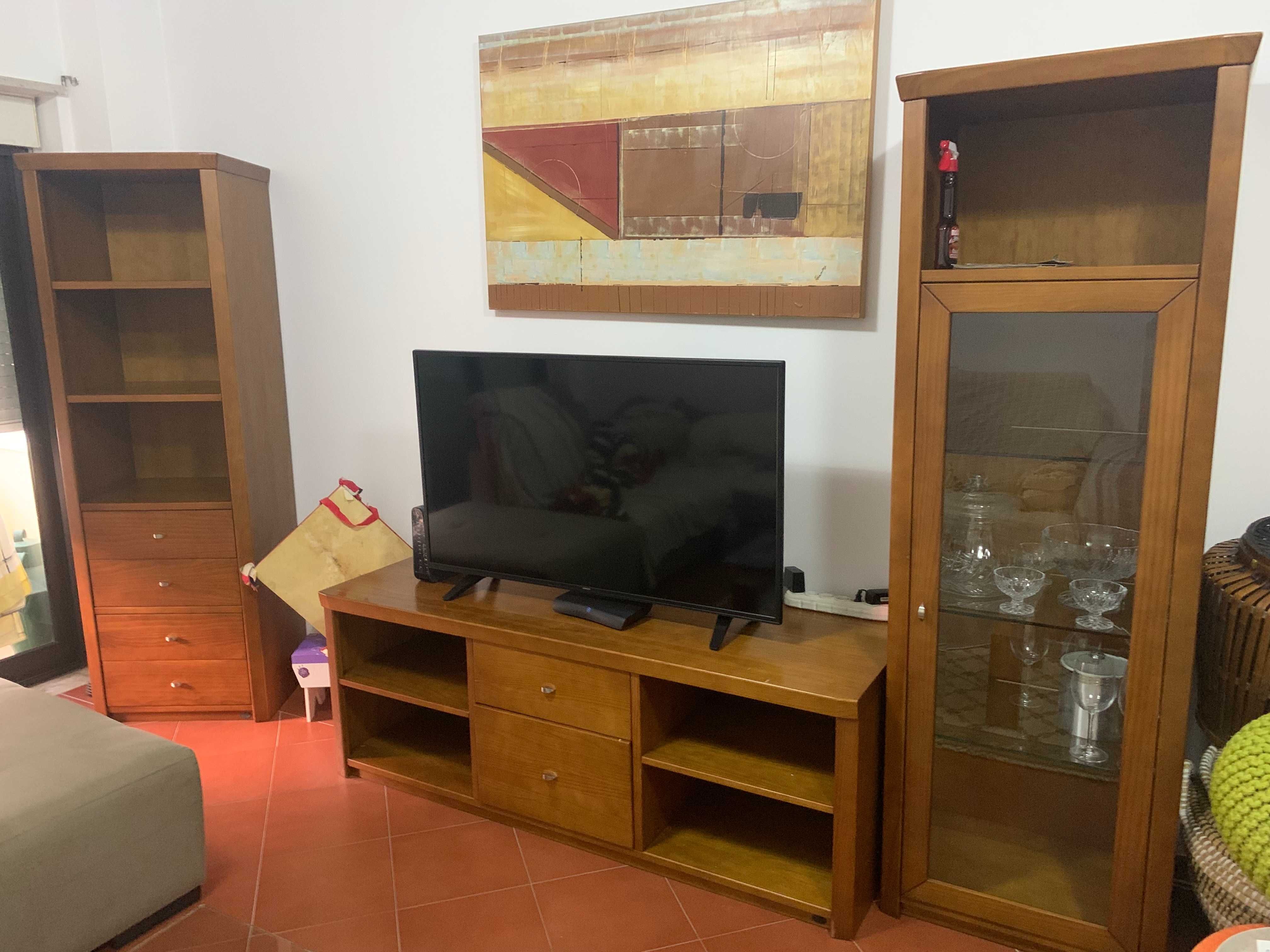 2 Mobilias de Quarto e uma de Sala