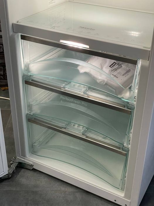 Холодильник Під Забудову Miele K 37683 BioFresh Вмонтований