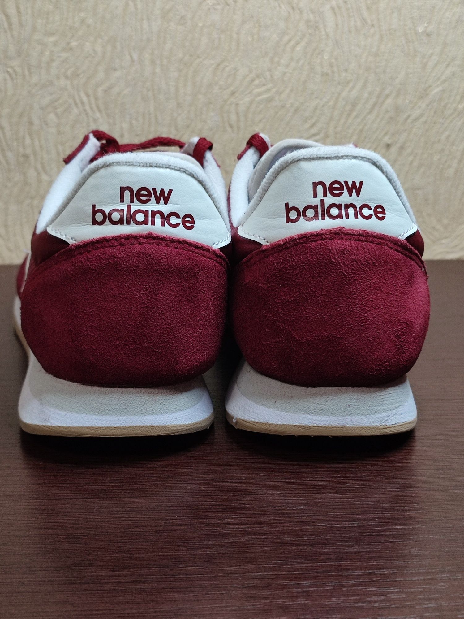 New balance снікерси бордові
NEW BALANCE Снікерcи WL720WC БордовийNEW