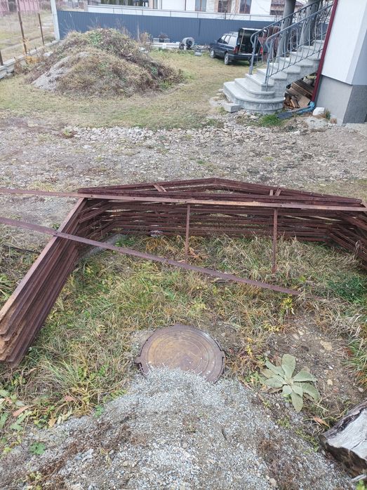 Парник ,гараж ,стодола.