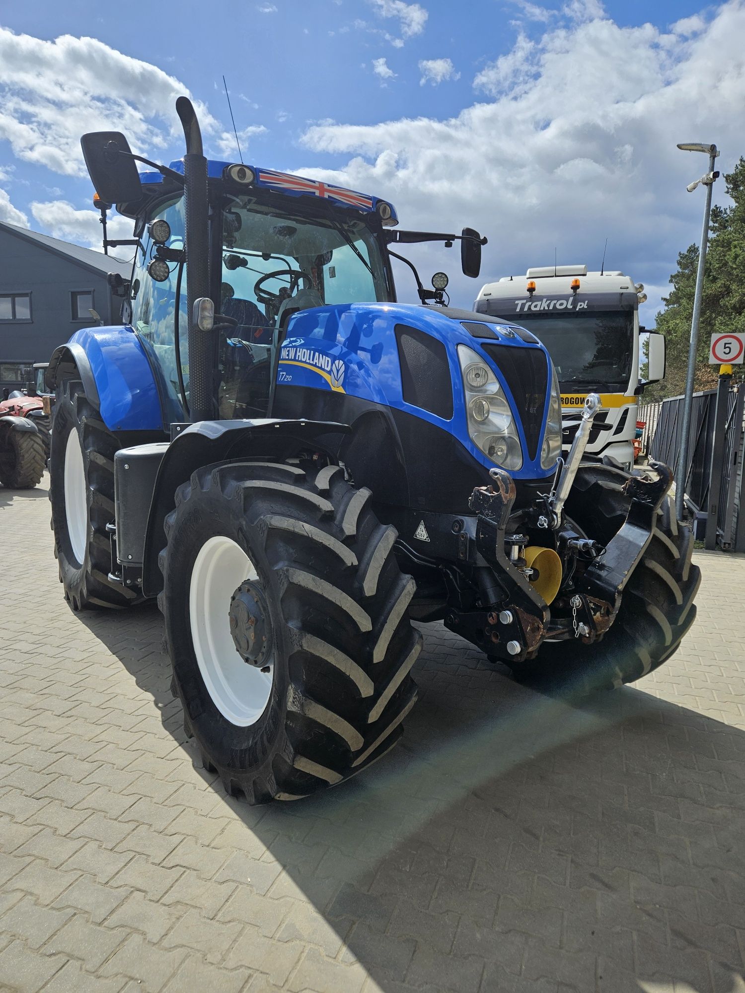 Piękny New Holland T7.210 Full Opcja Wom Pneumatyka 14Rok