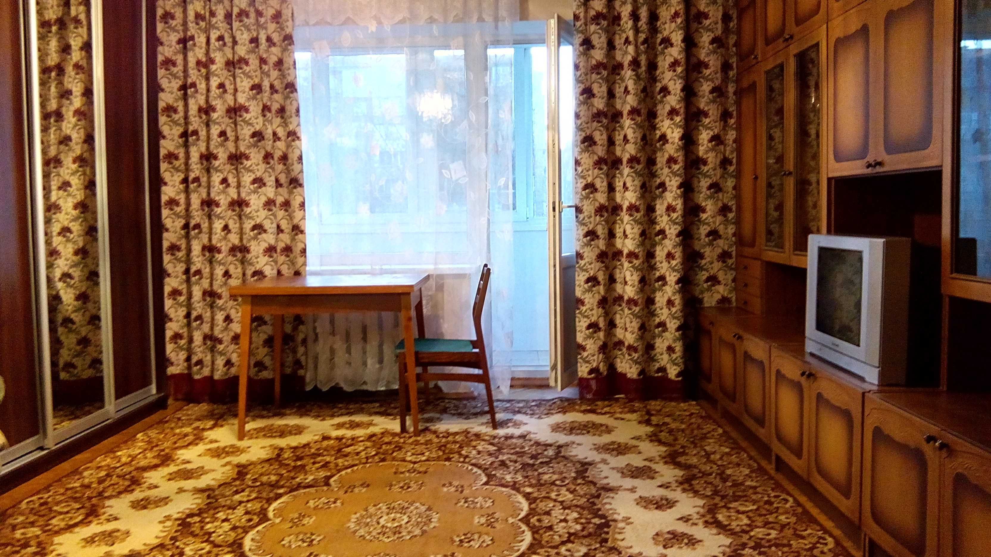 Сдается метро Дарница 7 мин.ходу. 1-ая Хороша квартира.ул. Малышка 19А