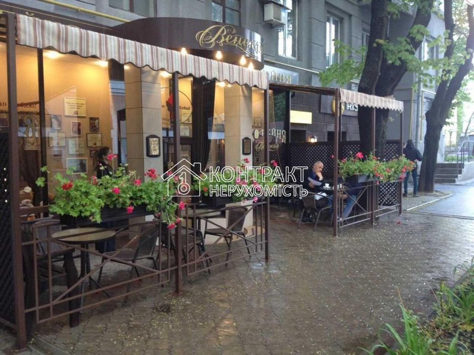 Продам Кав'ярняю в Центрі (Дзеркальний струмень). Готовий бізнес.