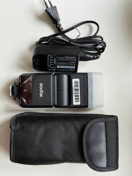 Спалах Godox v350c