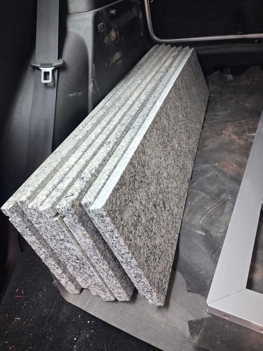 Parapety granitowe 102cmx20cmx2,5cm