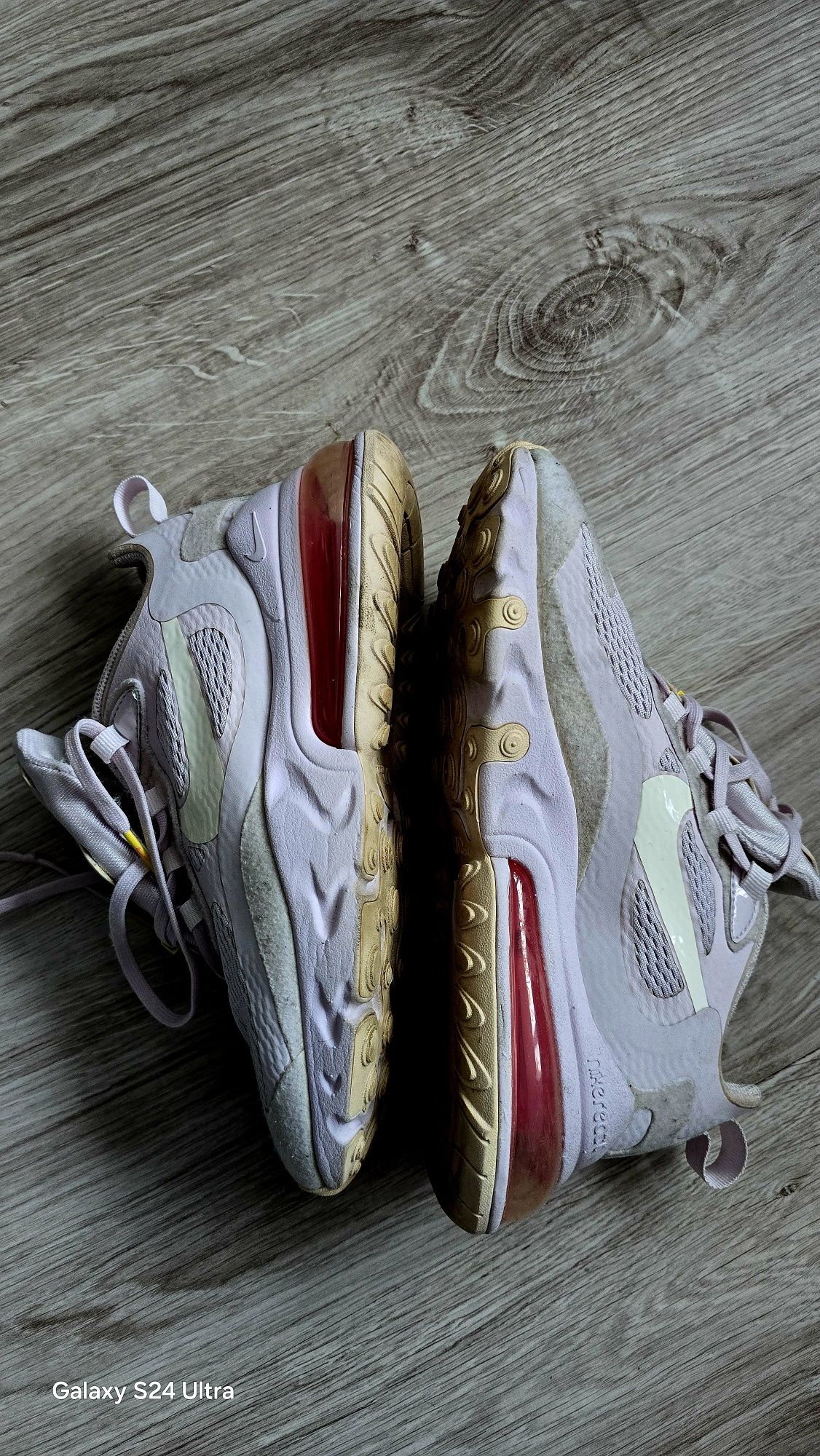 Nike Air Max 270 React (rozmiar: 35,5)