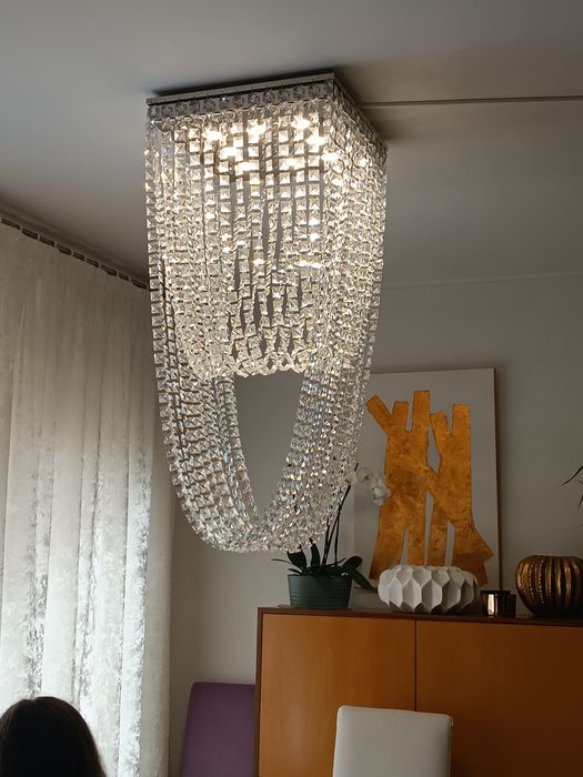 Candeeiro de Teto Contemporâneo em Cristal – Design Escultural e Sofis