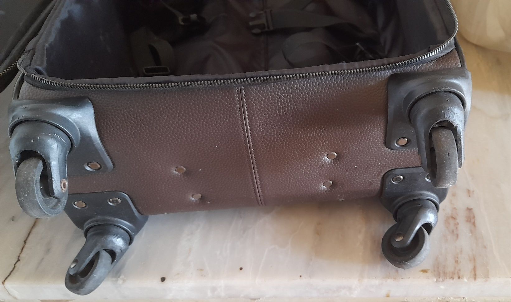 Trolley  Zara cor castanho a precisar arranjo no fecho - ÚLTIMOS DIAS