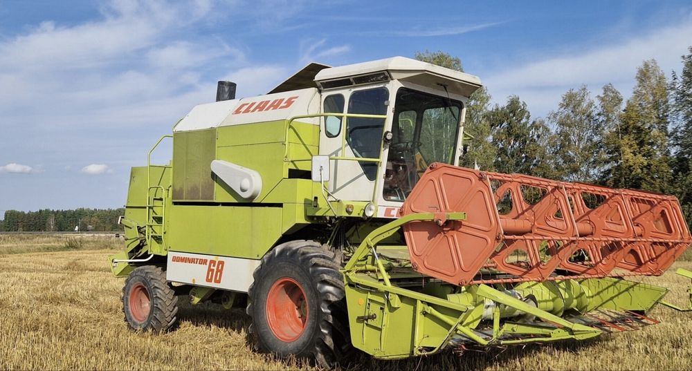 Комбайни зернозбиральний Claas Dominator 68