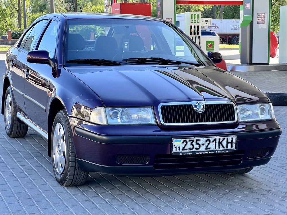 Перший власник з салону Skoda tour 1.6 mpi бензин