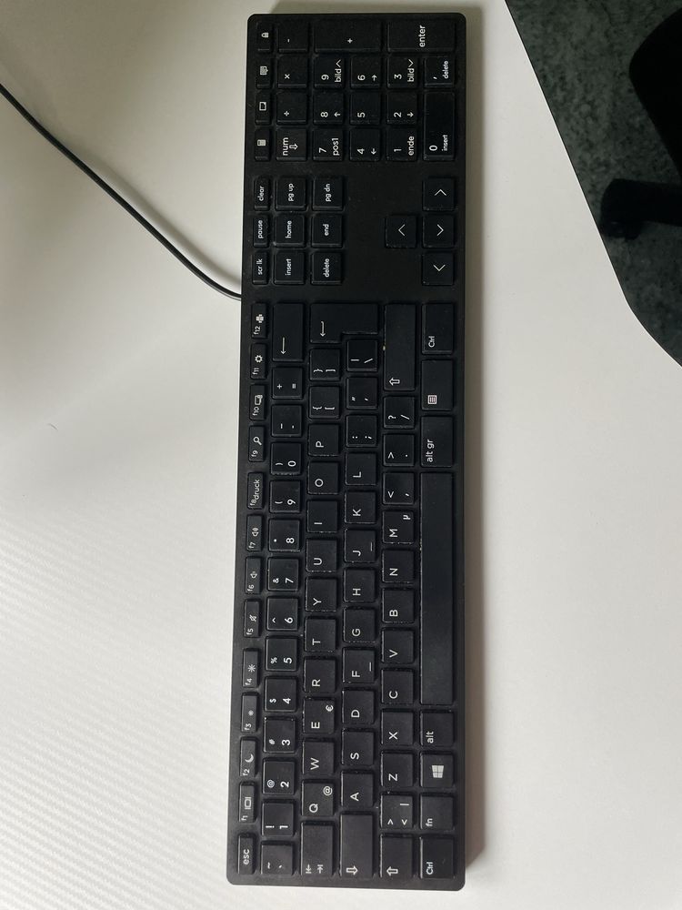 Komputer do gier GT 1030 i5 + gratisy ( monitor i klawiatura )