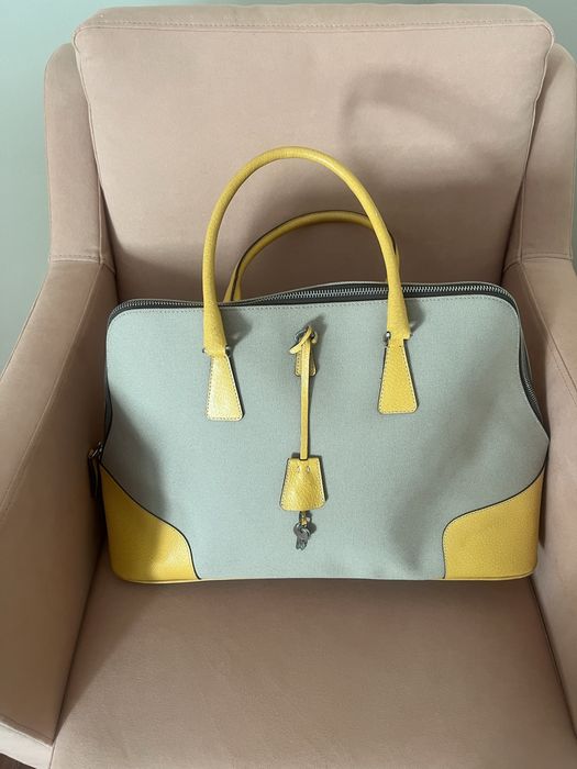 Mala da marca Prada