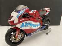 Miniatura Minichamps escala 1/12 Ducati 999 F04 Leon Haslam 2005 BSB