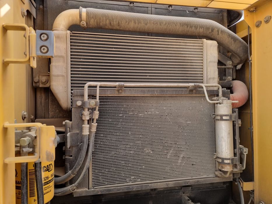 Продам экскаватор Caterpillar 320 D , 2013 года