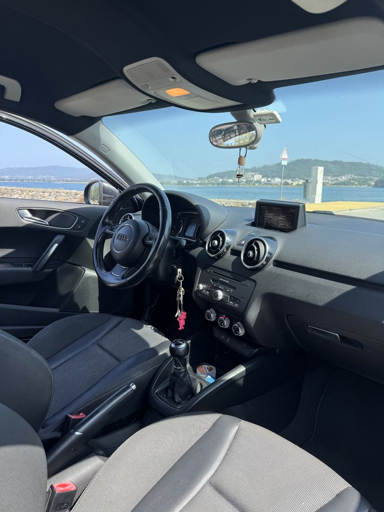 Audi A1 1.6 2011 com 235.776 Km