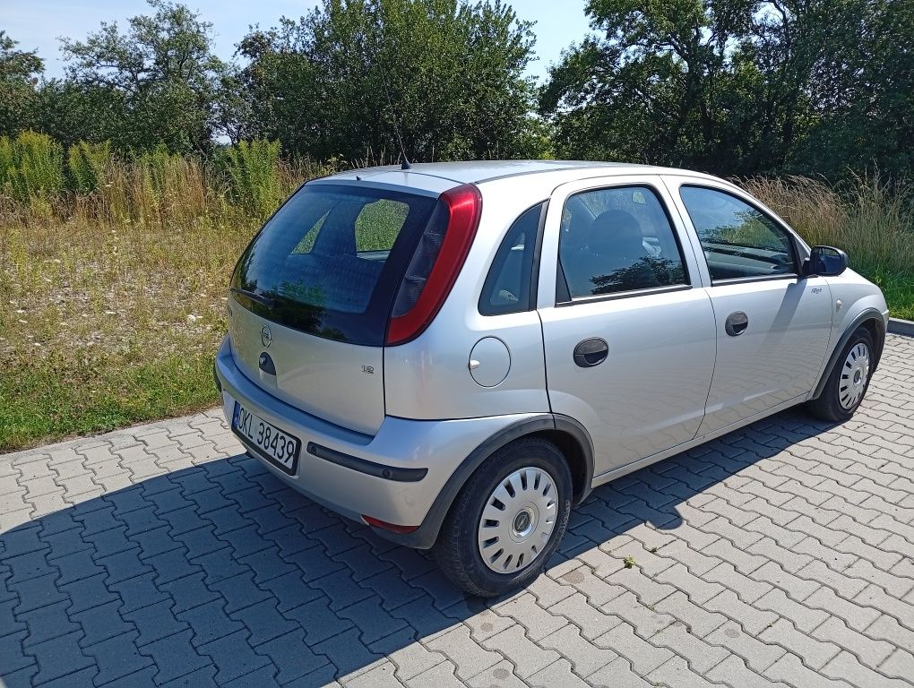 Ładny Opel Corsa 1,2i Klimatyzacja 2004 Rok Polif BDB stan