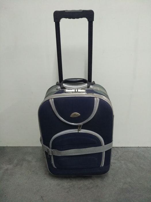 Mala de viagem para cabine com Trolley, medidas: 56/35/20cm
Perfeito e