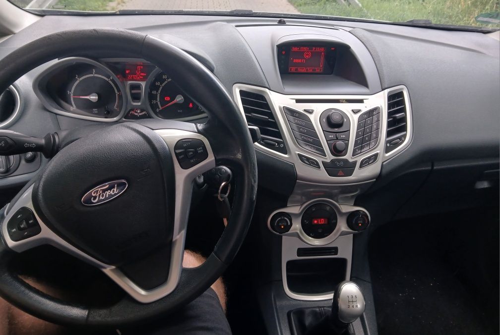 1.6 tdci 90KM/ 5drzwi /FIESTA 2010r klimatronik serwis