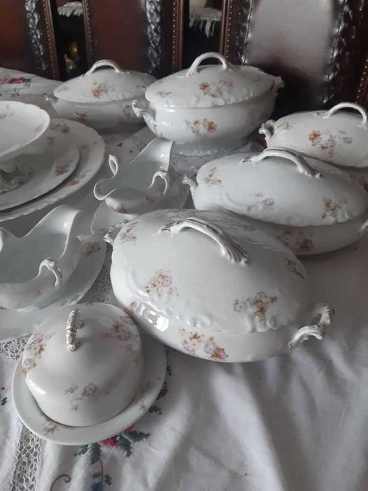 Sprzedam duży serwis obiadowy