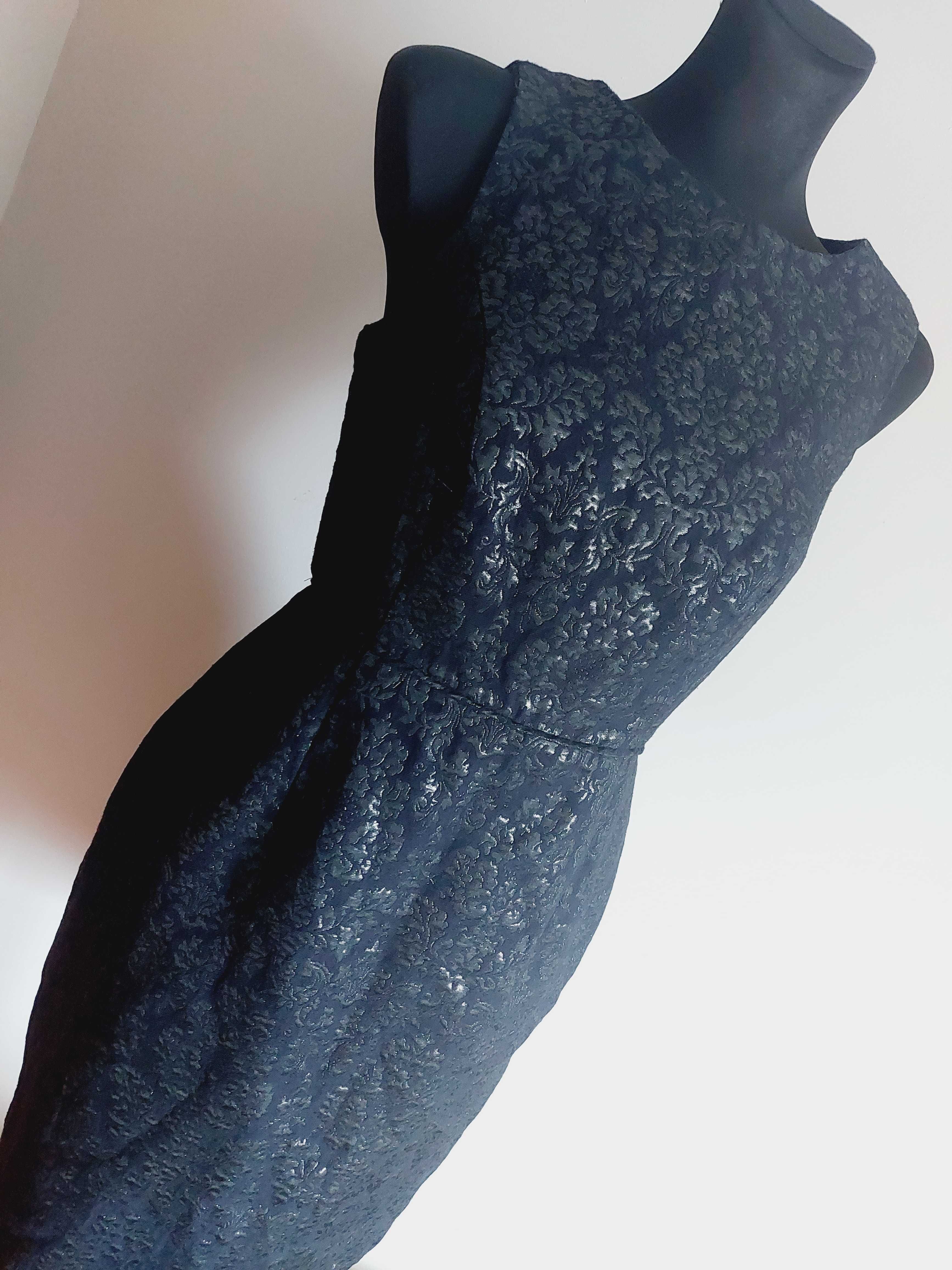 Sukienka apricot mała czarna s m rozkloszowana plisowana ze wzorem