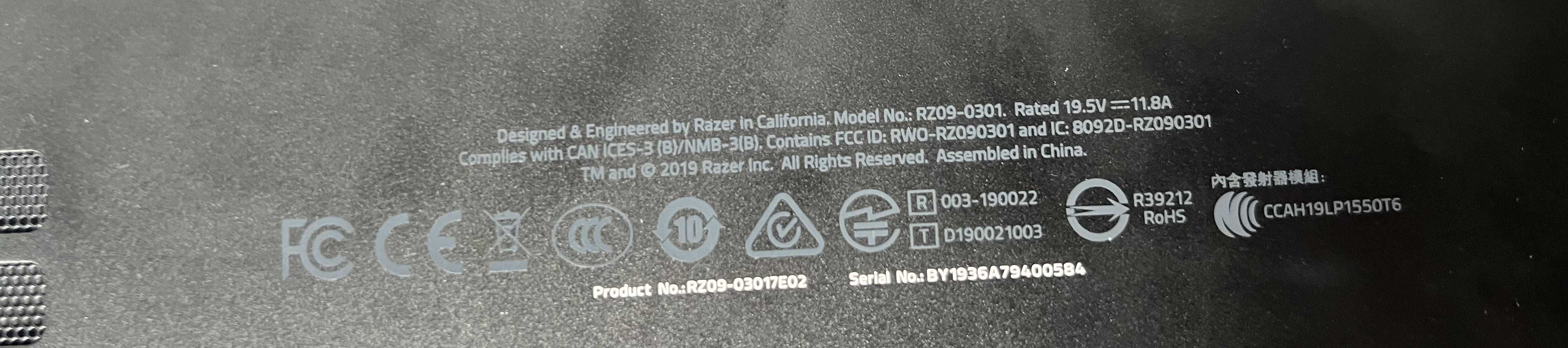 Razer Blade 15 Advanced - RTX 2070 MaxQ, i7-9750H + podkładka chłodz.