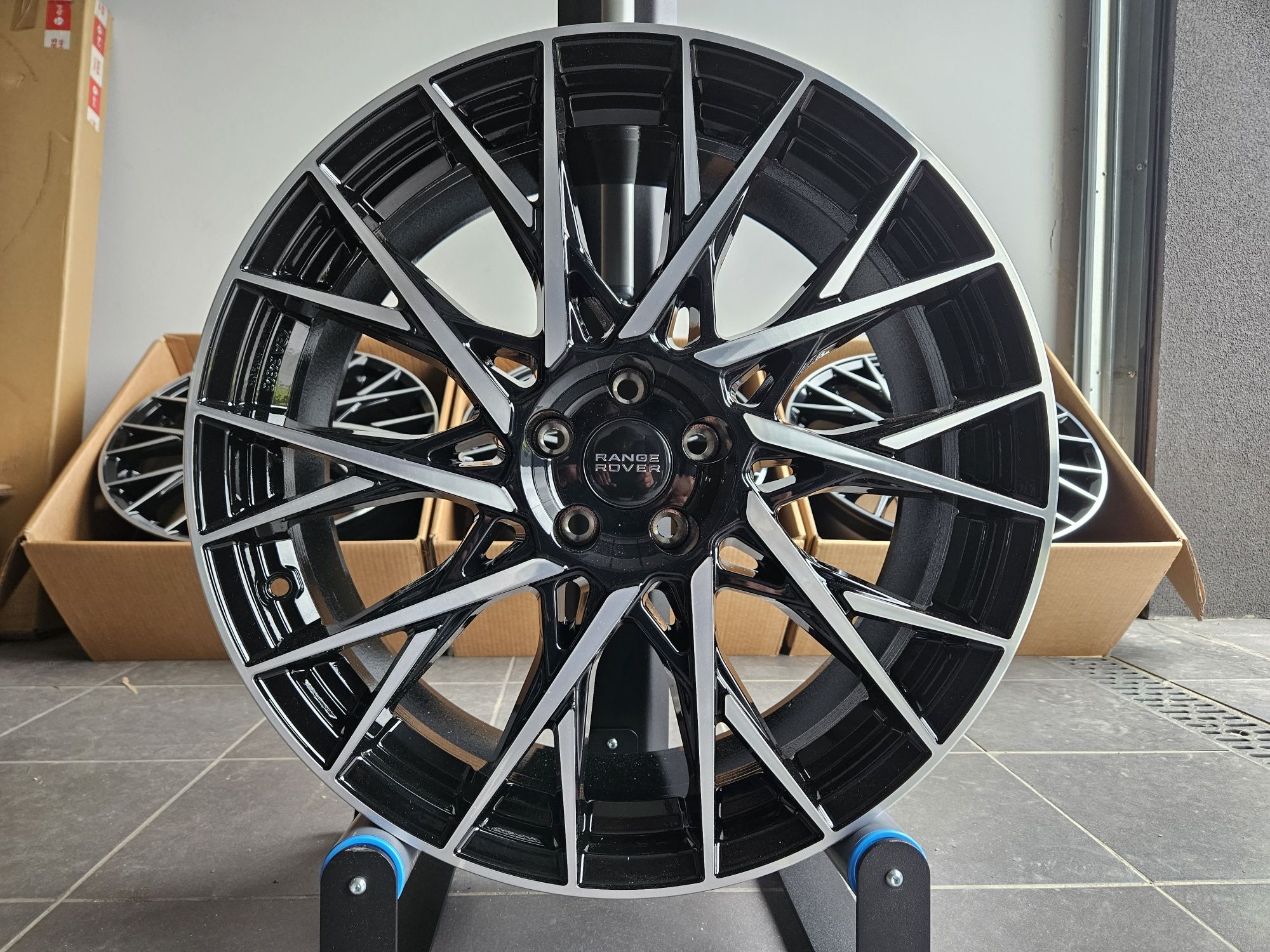 Range Rover Evoque 20 " Nowe 5x108 Velar Felgi Czarne Alufelgi