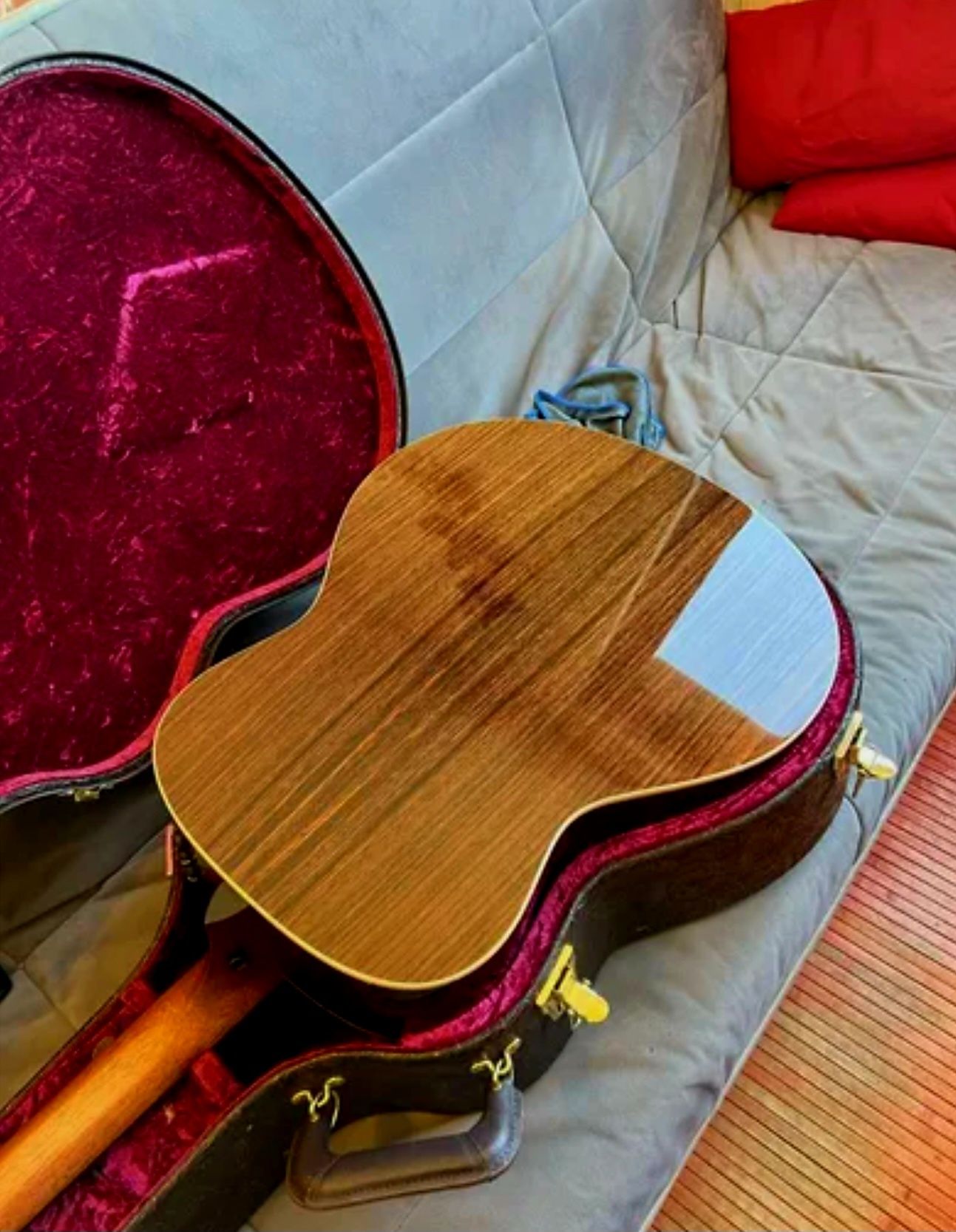 Taylor 818e 2023