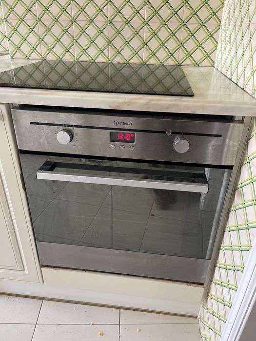 Forno da marca Indesit