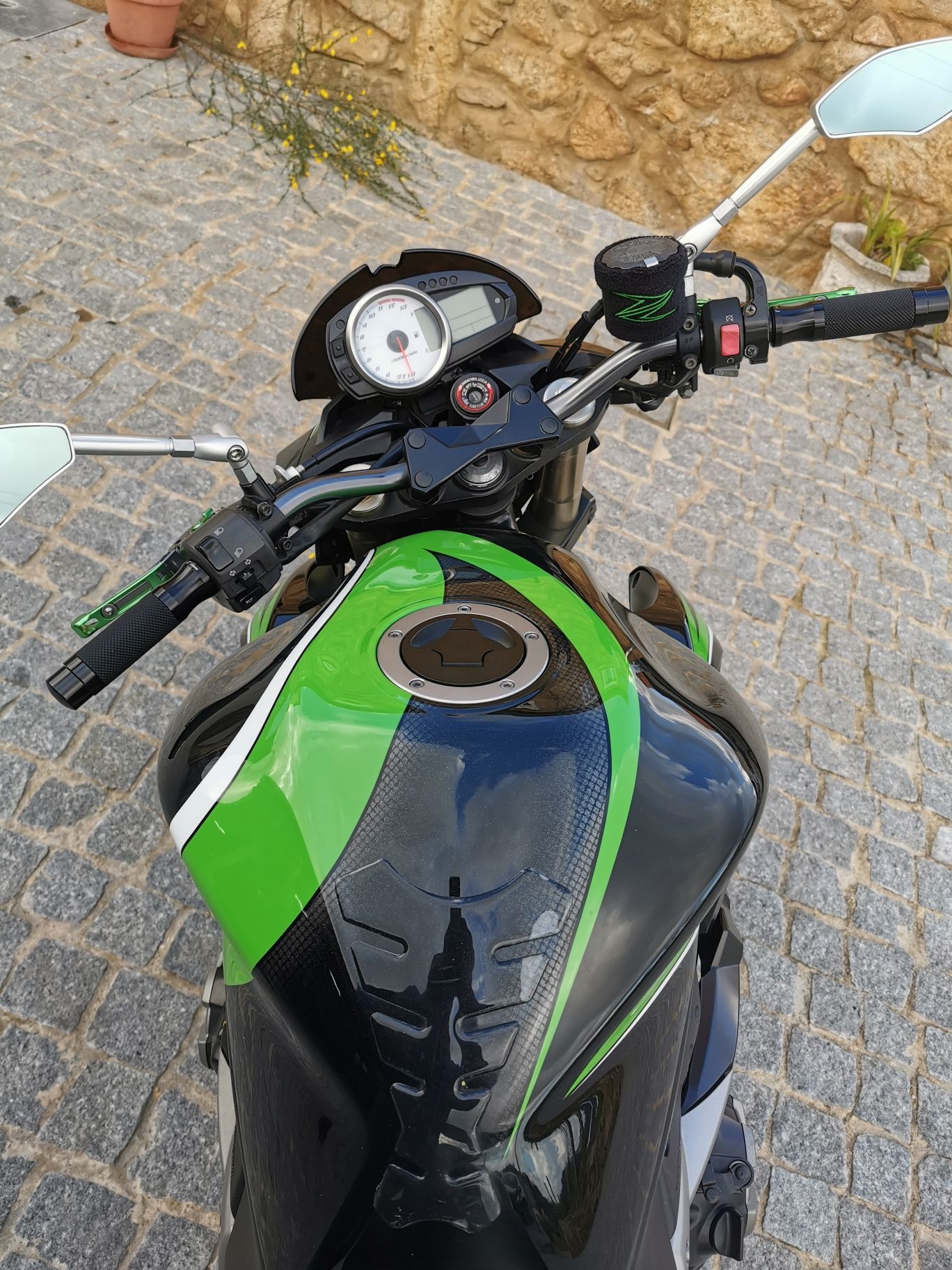 Kawasaki  z1000.