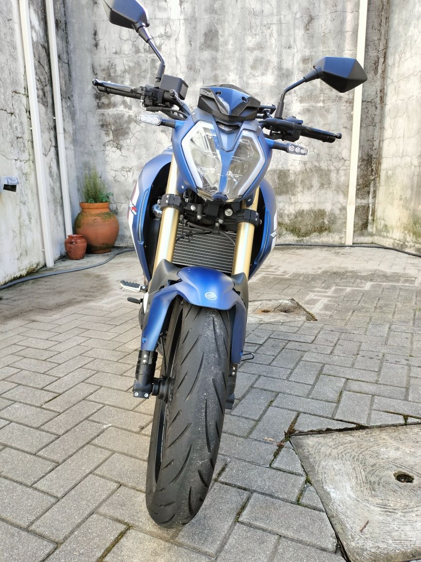 Keeway RKF 2022 suspensão dourada 2750 euros