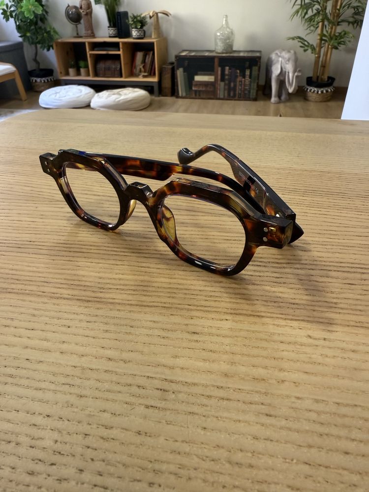 Oculos com armação padrão