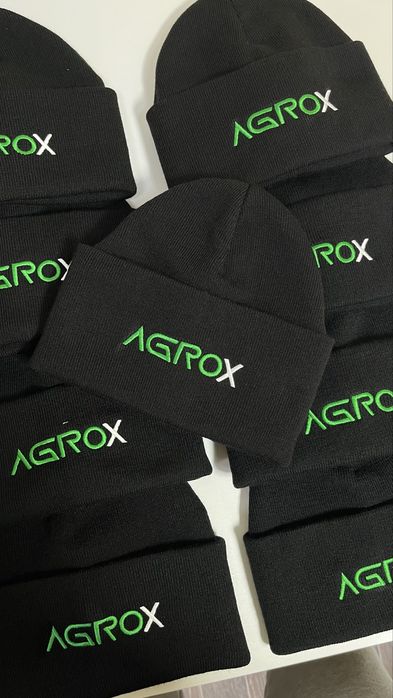 Вишивка вашого логотипу на шапках , бафах , хомутах , снудах