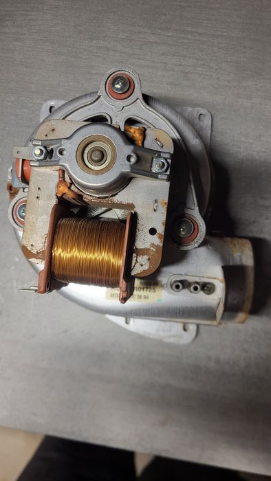 Wentylator od Junkers ZW14-2DVAE23