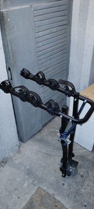 Bagażnik rowerowy na hak 4 rowery Peruzzo oświetlenie