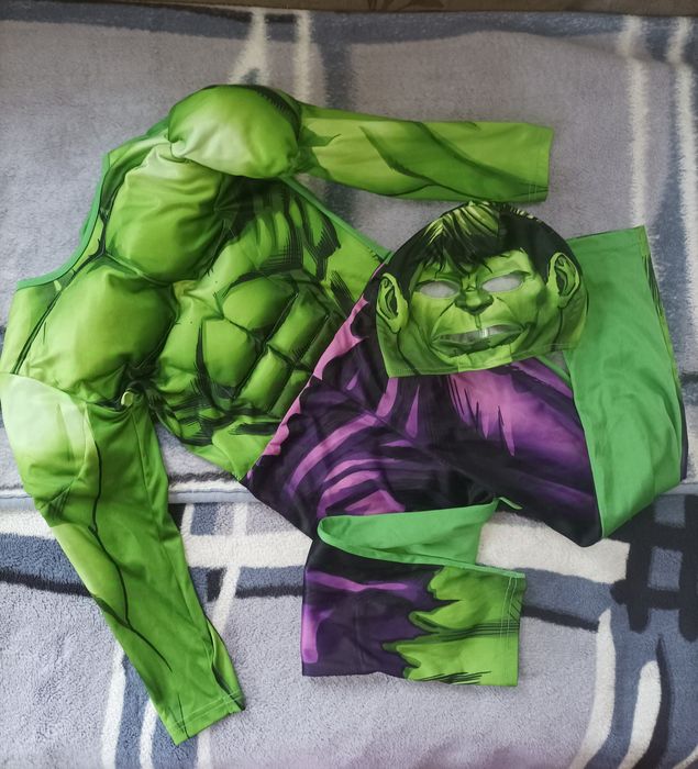 Продам костюм халка 5-6 років