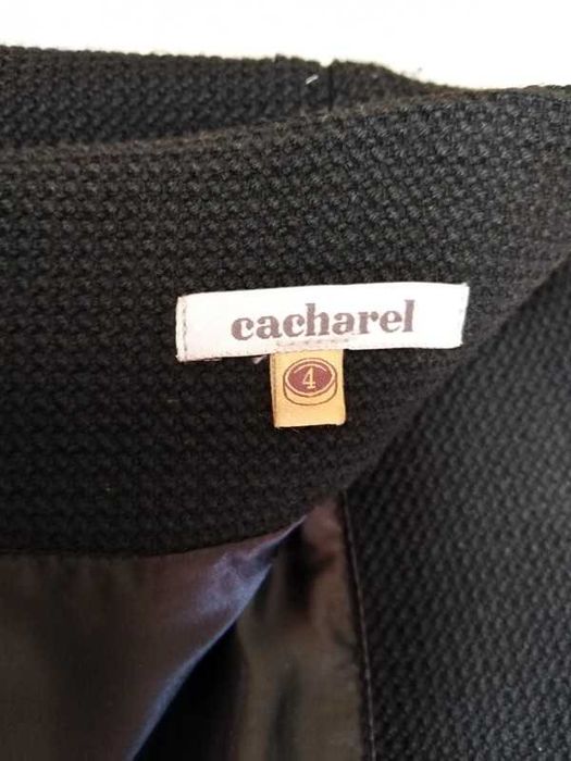 Saia preta (Cacharel)