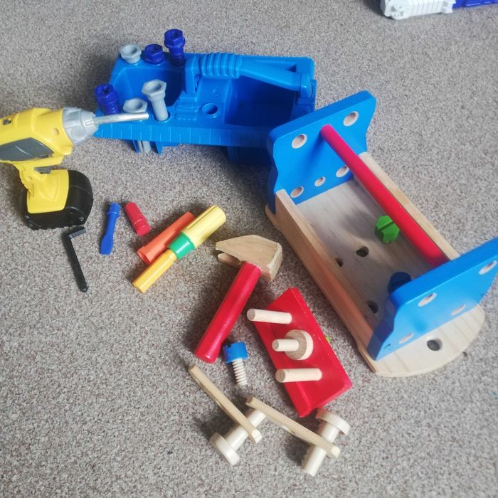 Dwie skrzynki narzędziowe i wiertarka Fisher Prince