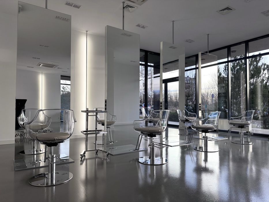 Nowoczesna przestrzeń/sala szkoleniowa do wynajęcia dla branży beauty.