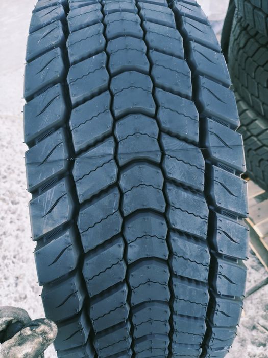 Шини резина колеса 315/70 R22.5 154L Continental Conti Hybrid H