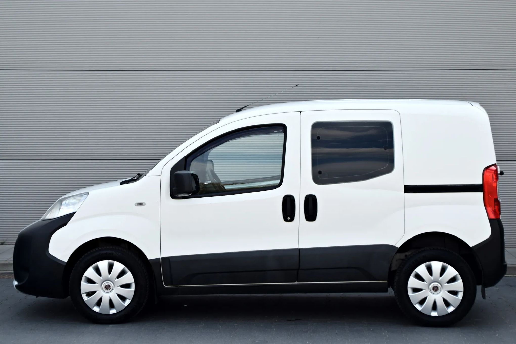 Fiat Fiorino 1.4 8v Benzyna / 2009r / Klimatyzacja / Skrzydełka / ZAREJESTROWANY